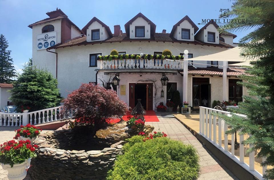 Motel Luzycki & Restauracja Luban Ngoại thất bức ảnh